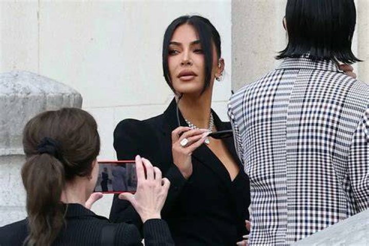 Kim Kardashian details her robbery experience on KUWTK