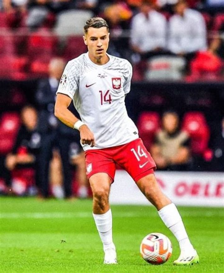 Kiwior made his Poland debut in June