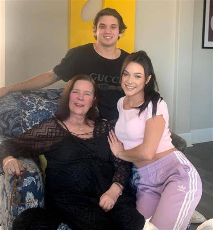 Kris Jenners Niece Speaks Out After Mom Karen's Death Happened So Quick