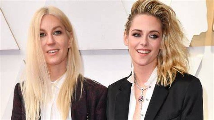 Kristen called his girlfriend the 'world's angriest Smurf'