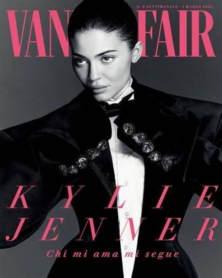 Kylie attended the Vanity Fair afterparty in a massive limo bus