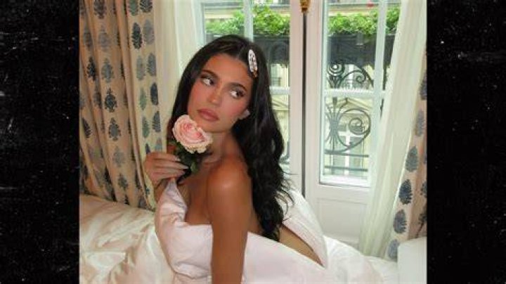 Kylie found herself in the middle of drama while attending the Golden Globes on Sunday