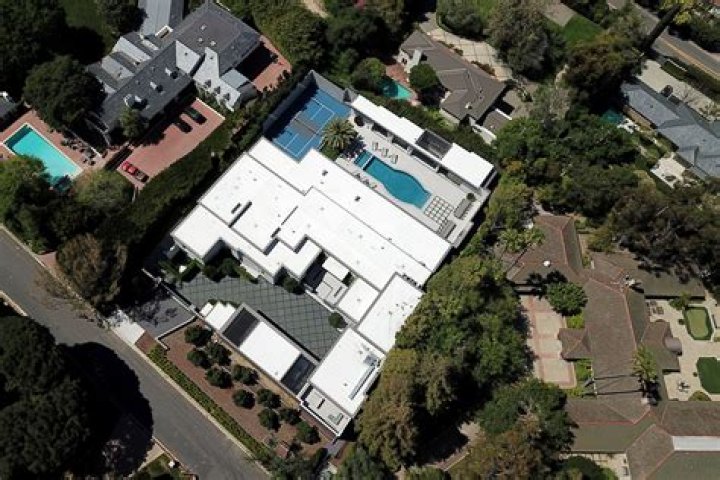 Kylie&rsquo;s flashy $36.5 million crib in Holmby Hills is a 19,250 square foot &lsquo;resort compound&rsquo;