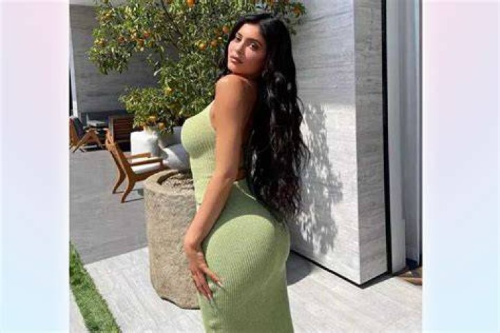 Kylie showed off her 24th birthday dress