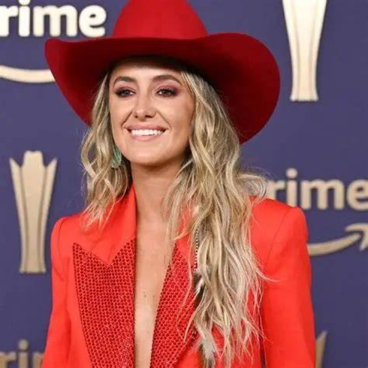 Lainey Wilson Age, Wiki, Biography, Height, Instagram, Net Worth, Boyfriend
