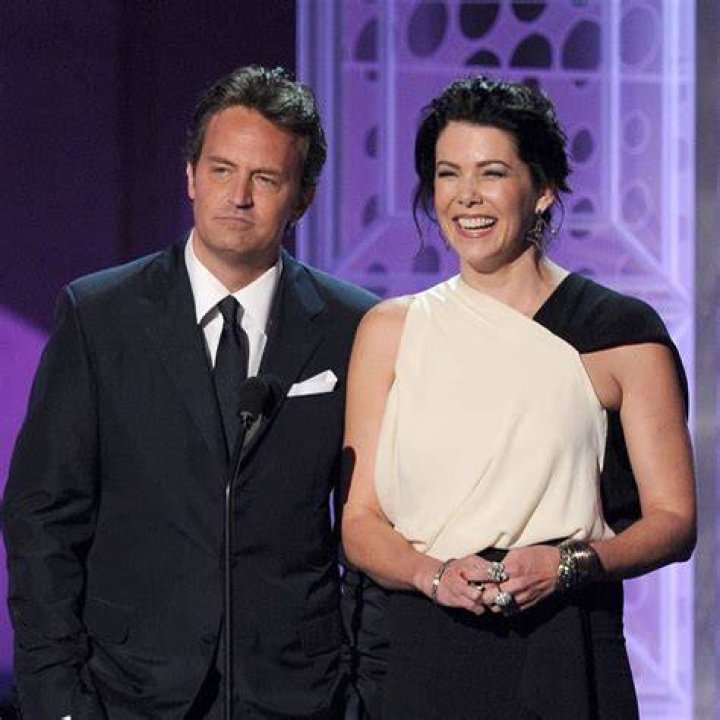 Lauren Graham Says Friend Matthew Perry Was Really Happy Before His Death 2