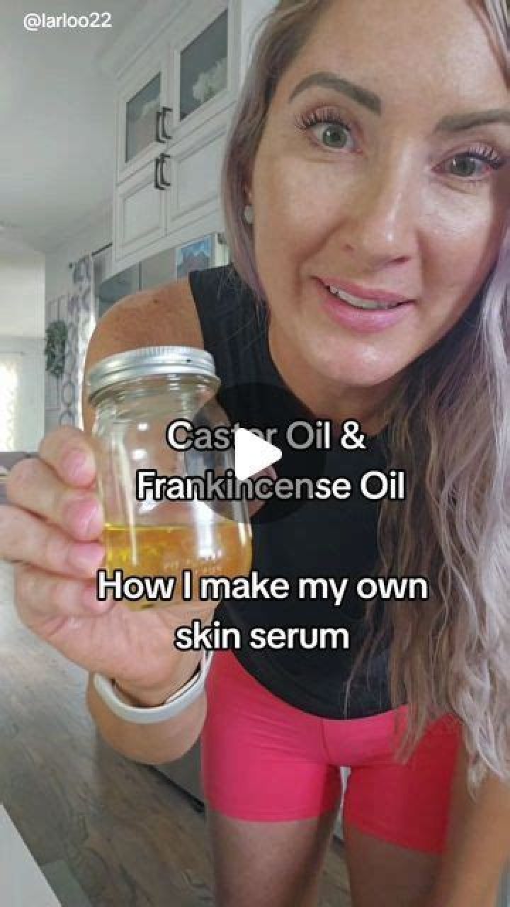 Lauren said castor oil stimulates hair growth as she added three drops to her mask