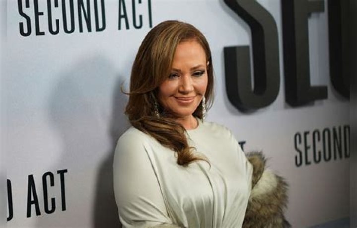 Leah Remini Had No Idea Her Dad Died A Month Ago Red Carpet Flower Dress