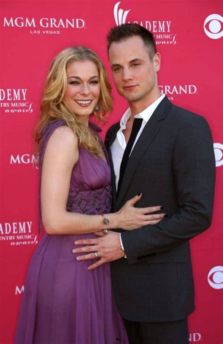 Leanne Rimes Ex-Husband Dean Sheremet Is Engaged to HGTV Star Sabrina Soto She Said Absolutely