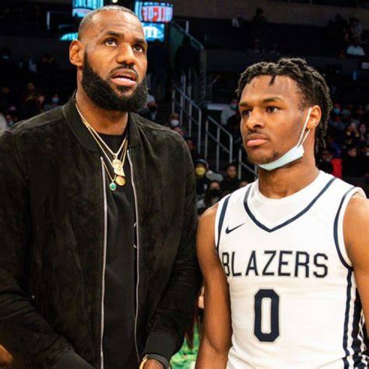 LeBron James Reacts to Son Bronny Scoring 'Sports Illustrated' Cover at Younger Age Than Him
