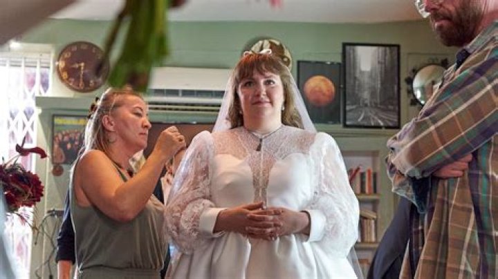 Lena Dunham&rsquo;s Wedding Dress Had the Most Special Inscription