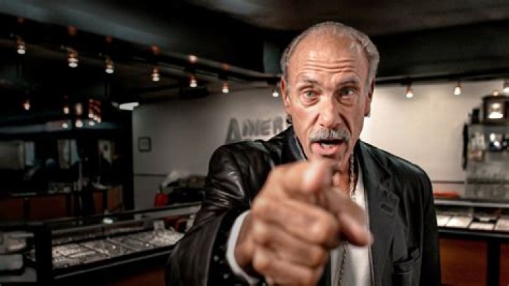 Les Gold's children have taken over their father's pawn shop business