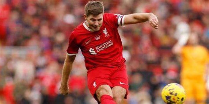 Liverpool legend Steven Gerrard backs iDesign Gold alongside owner Ben Lyons