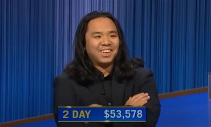 Lloyd Sy, who beat 13-time champ Ray LaLonde yesterday, won again as fans' ears perked up