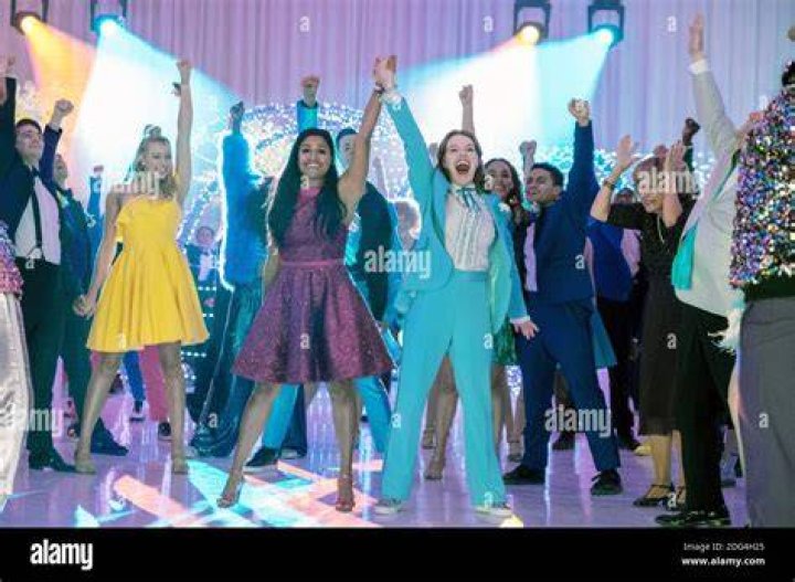Logan Riley Hassel: The Prom, Age, Instagram, Wikipedia, Net Worth, Wiki, Bio Logan Riley Hassel: The Prom, Age, Instagram, Wikipedia, Net Worth, Wiki, Bio