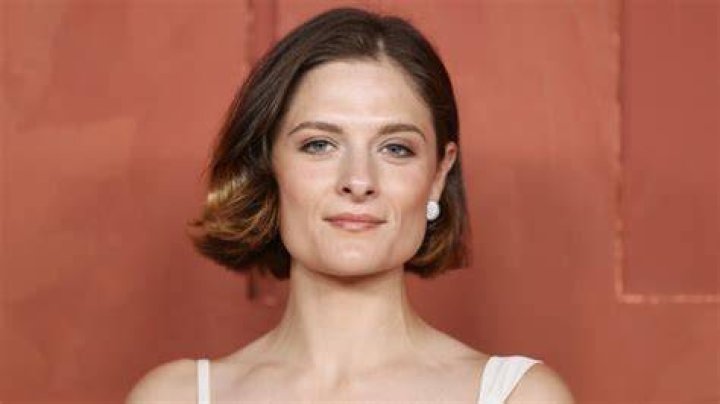 Louisa Jacobson Wiki, Biography, Net Worth, Dating, Boyfriend, Age