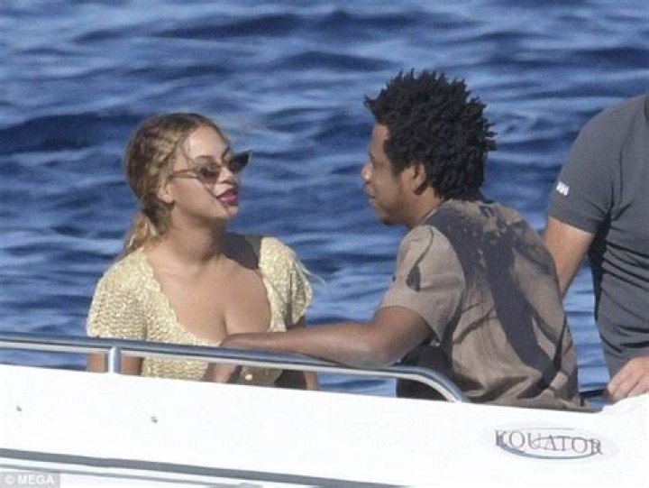 Loved up Beyonce and Jay-Z at the Grammys
