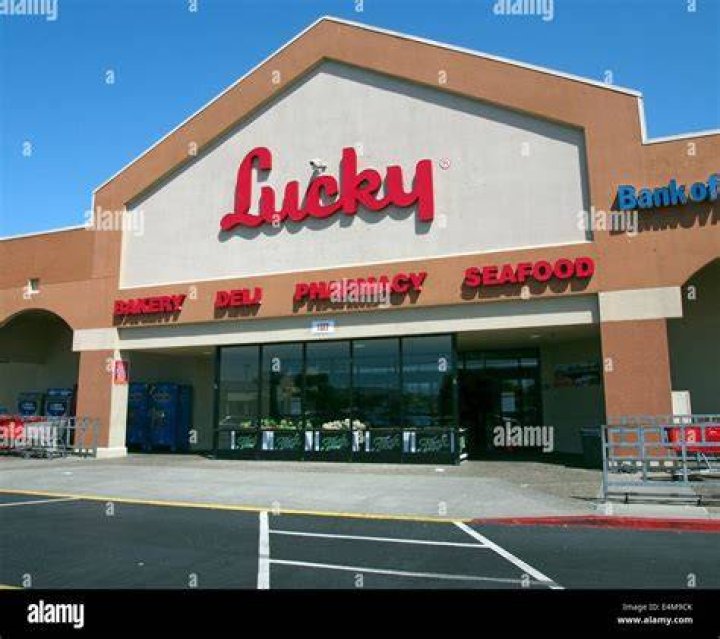 Lucky Grocery store is scheduled to close in early November
