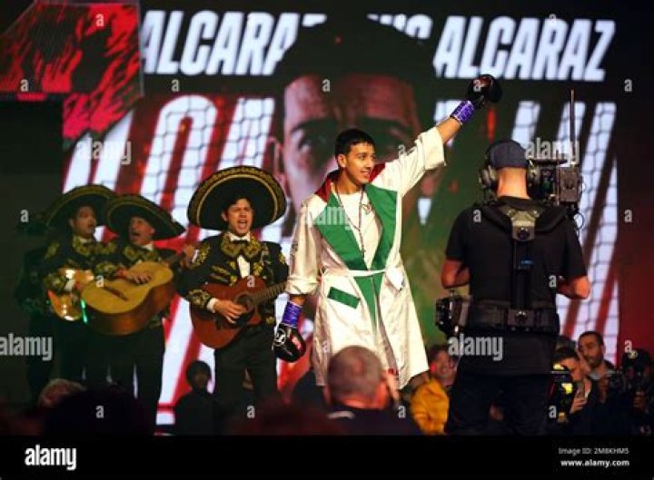 Luis Alcaraz Pineda is the Mexican boxer fighting KSI