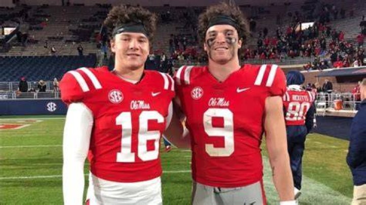Luke Knox and older brother Dawson Knox