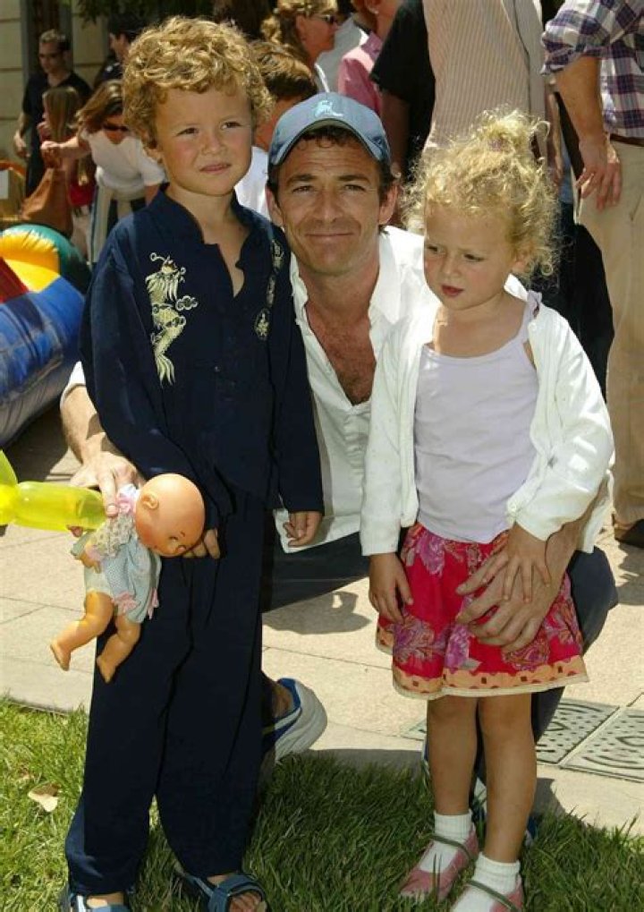 Luke Perry&rsquo;s Family Made Difficult Decision to Take Him Off Life Support: It Was Devastating