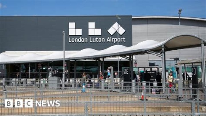 Luton airport had a touching message for Rob Edwards' team