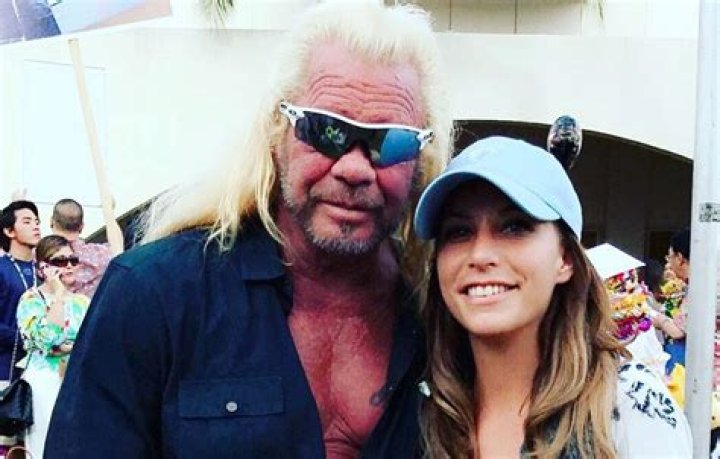  Lyssa claimed in her 2013 memoir that her dad "was not always there" during her childhood