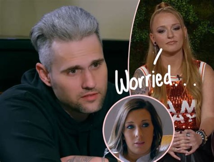 Mackenzie avoided Jen and Larry, as she has filed for divorce from their son