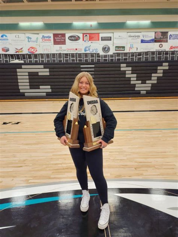 Madison Dastrup is a proud TradWife, meaning she stays at home to cook and clean for her husband while he goes out to work