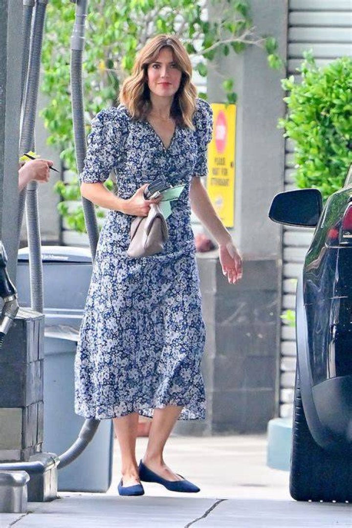 mandy-moore-floral-dress-2