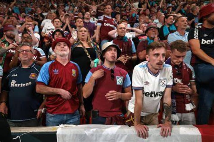 Many fans weren't impressed with any of the pics in the photo dump