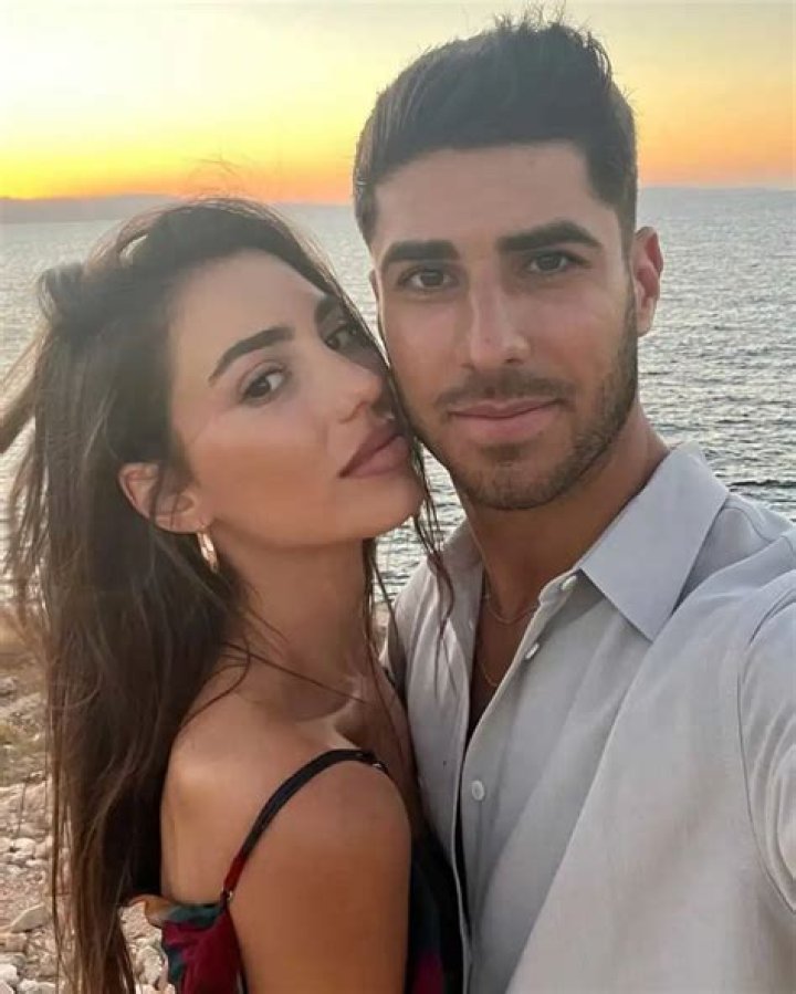 Marco Asensio and partner Sandra Garal danced in the car on the way back from the match