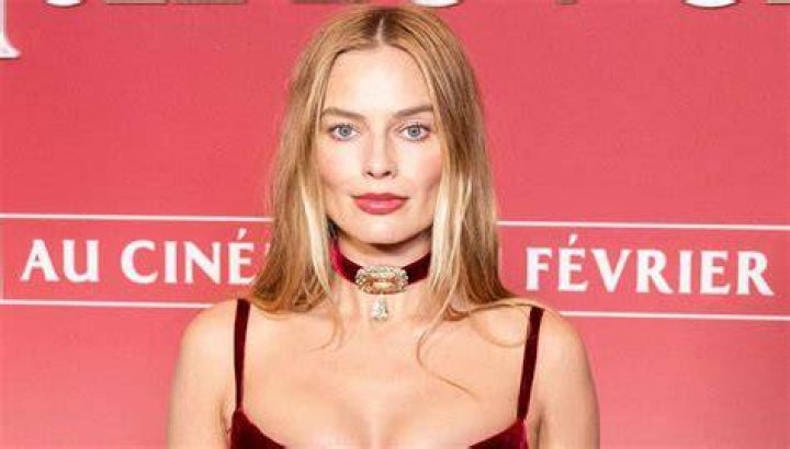 Margot Robbie Reveals How She Stepped Out of Her High Heels in the Viral &lsquo;Barbie' Scene