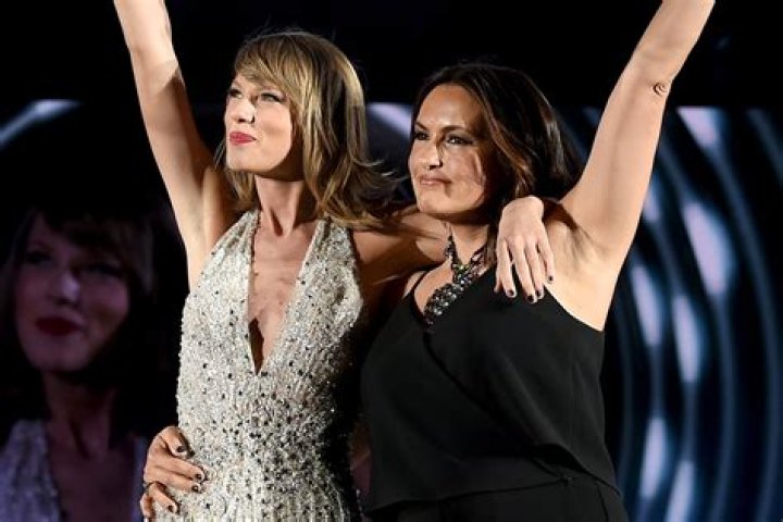 Mariska Hargitay and Taylor Swift