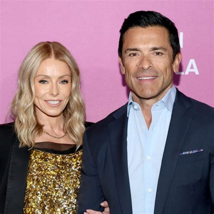 Mark Consuelos assured his wife that she 'looked good' but she thought she looked 'uncomfortable'