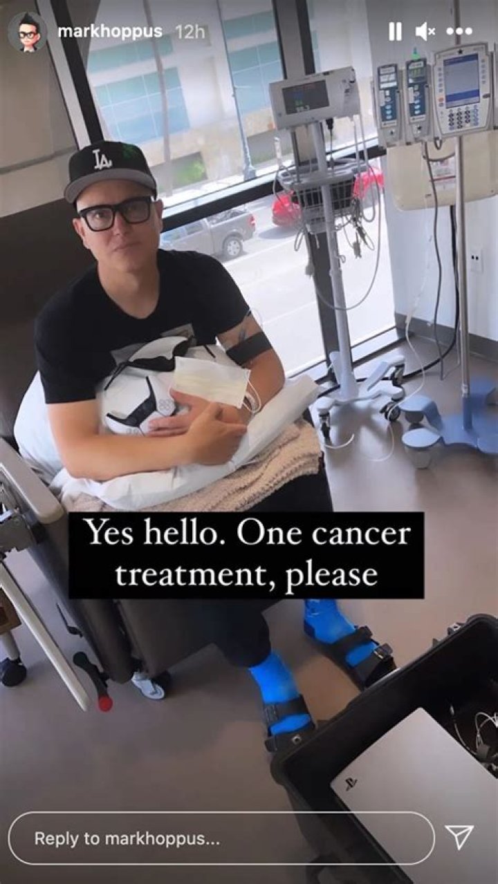 Mark Hoppus Shows Off Bald Head Amid Cancer Battle: 'Chemo Sucks'