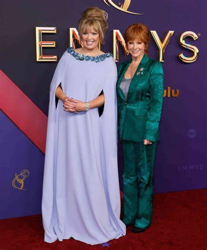 Melissa Peterman and Reba McEntire Will Reunite For &lsquo;Reba&rsquo; Reunion in NBC Comedy Pilot