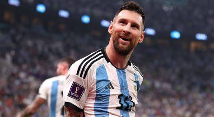 Messi's iPhone is etched with his famous No10