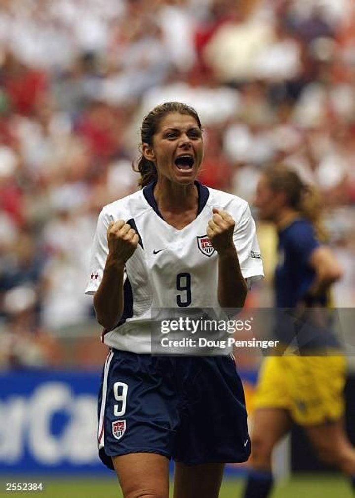 Mia Hamm represented the United States from 1987 to 2004
