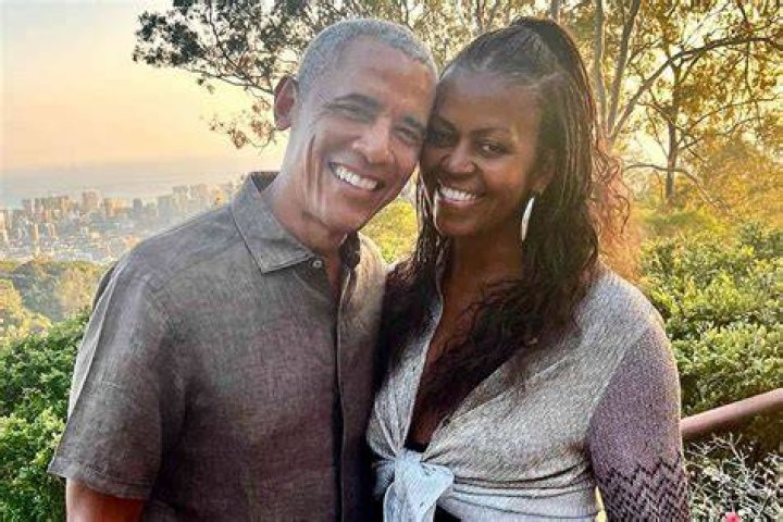 Michelle and Barack Obama are great fans of the Queen, and would not want to get in the middle of a family feud, say royal experts