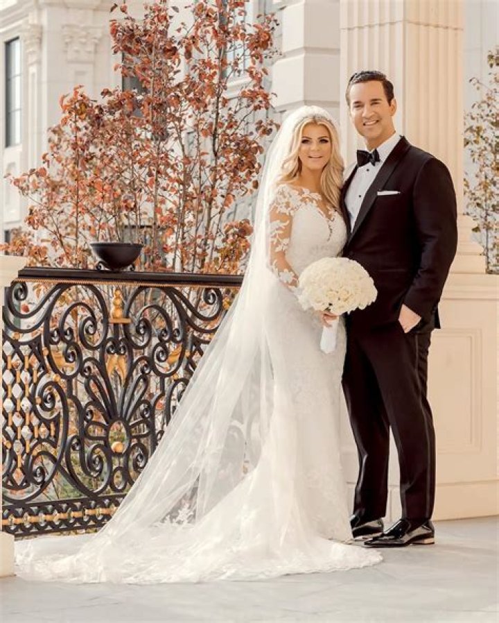 Mike and Jodi were married for almost ten years