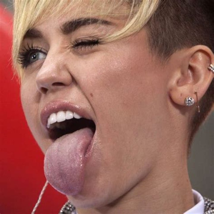  Miley says sticking her tongue out is her 'rebellious punk rock thing'
