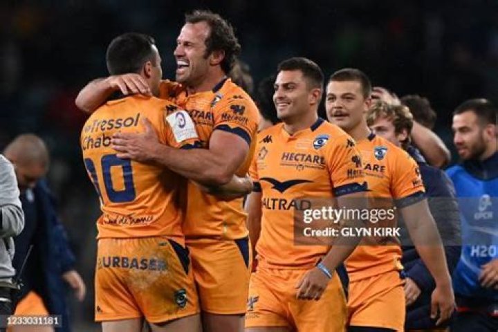 Montpellier fly-half Alex Lozowski is hoping to get back in England contention