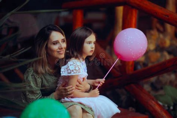Mother and daughter attend an awards show in Walters' honour