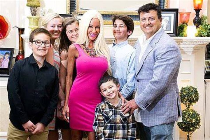 Nannette Hammond and her family