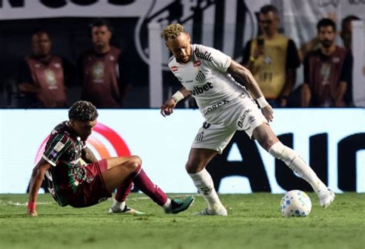 Neymar has the backing of most of his team-mates