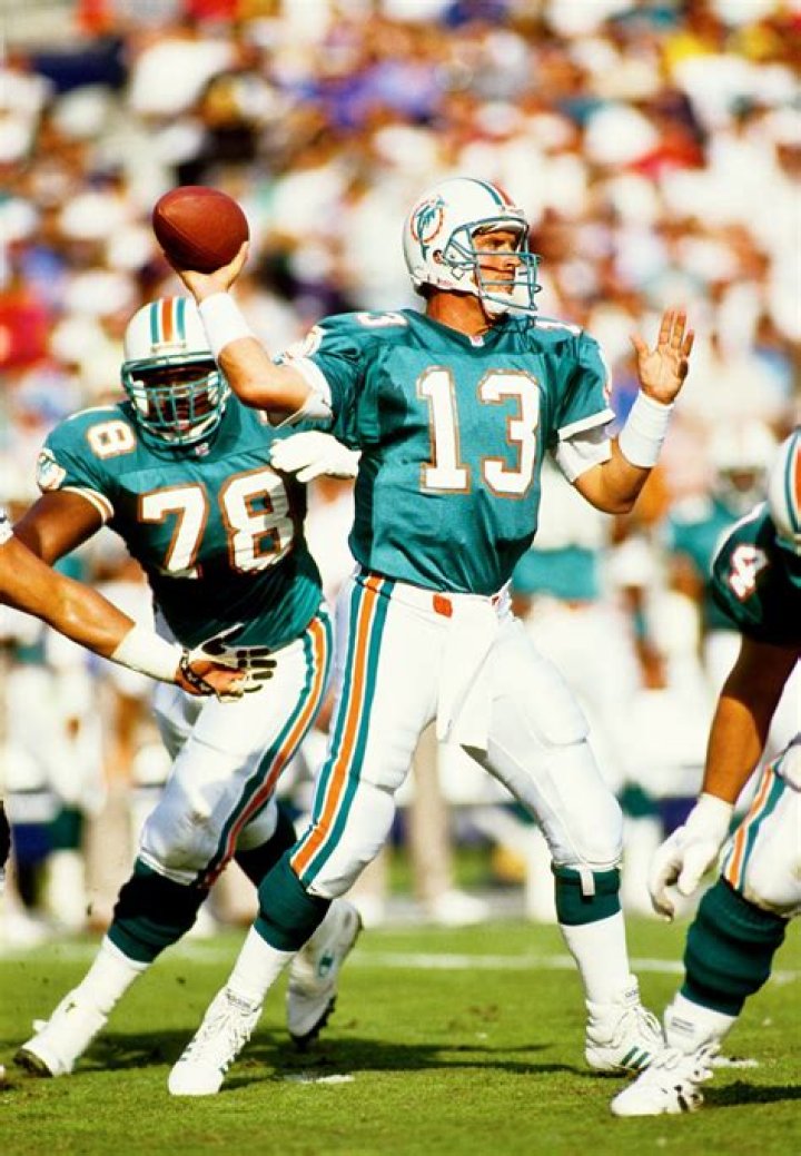 NFL Legend Dan Marino Says He Wasn&rsquo;t Sold on 'Ace Ventura' Cameo Until Meeting Jim Carey