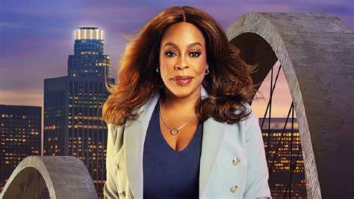 Niecy Nash-Betts is Simone Clark