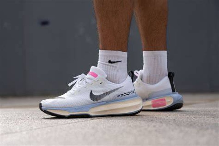 Nike's congratulatory post after victory over Australia stirred the issue further as Earps was omitted from their picture