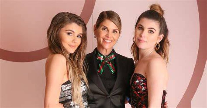 Olivia Jade Bella Lori Loughlin Rowing Scandal